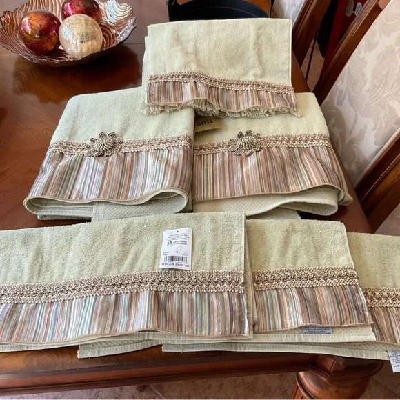 Avanti Braided Cuff Sage Medallion Stripe Towel Set, 7 towels NWT - Picture 2 of 16